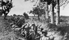 Troops dug in at Chocolate Hill, Suvla Bay